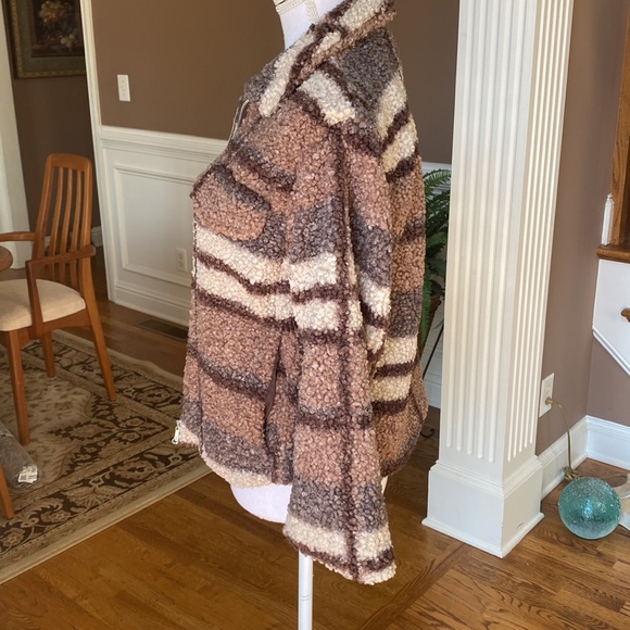 NWT Stoosh brand mocha plaid Sherpa jacket size S - Picture 3 of 9